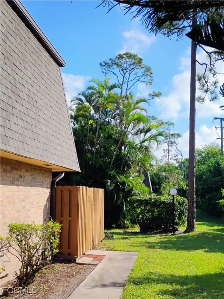 3290 Sandlewood Lane Fort Myers FL 33907