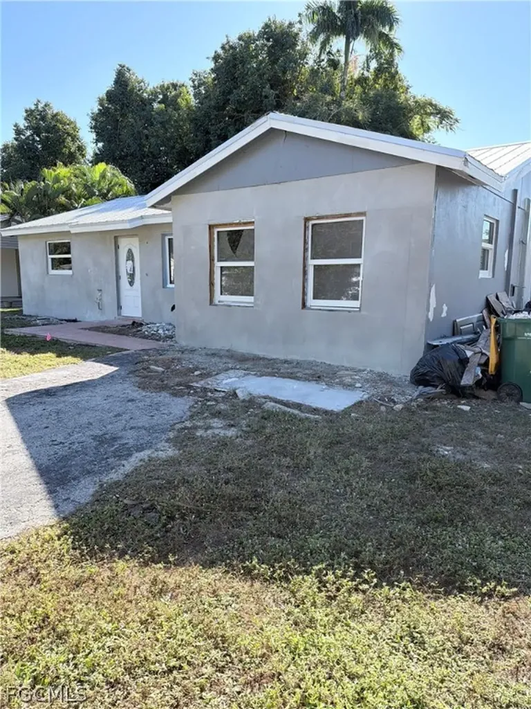 3000 Poinciana Drive Naples FL 34105