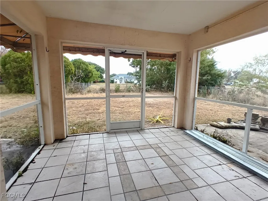 2727 SE 8th Avenue Cape Coral FL 33904