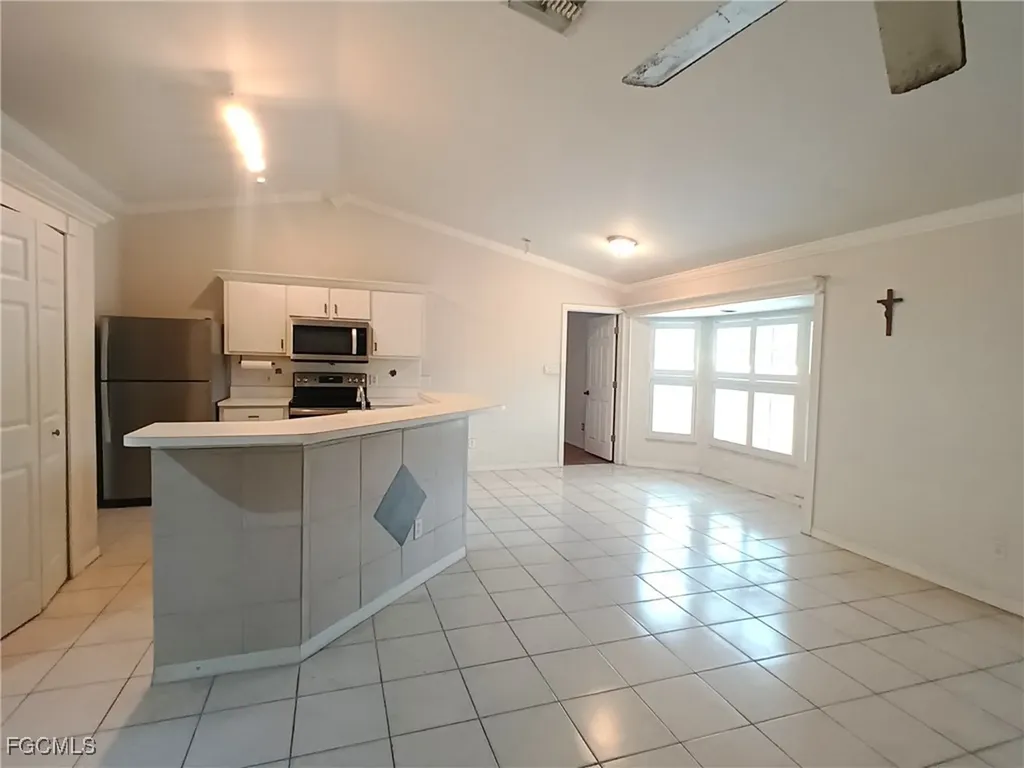 2727 SE 8th Avenue Cape Coral FL 33904
