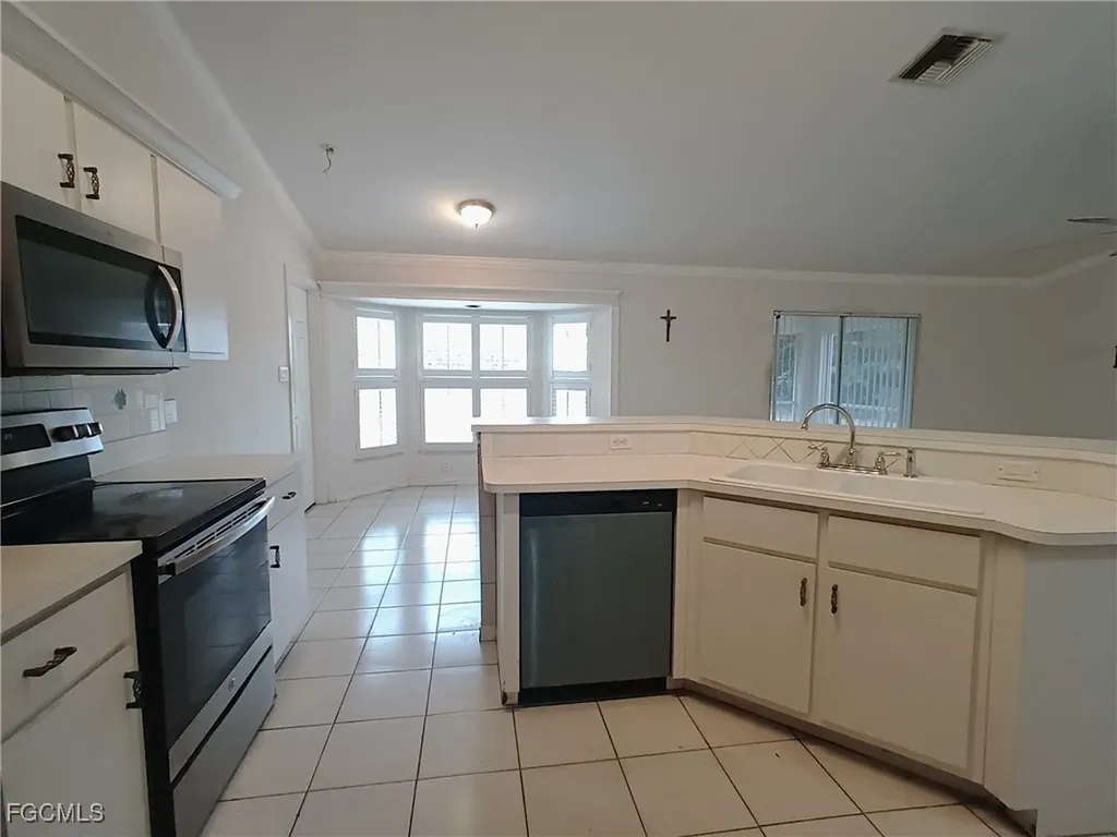 2727 SE 8th Avenue Cape Coral FL 33904