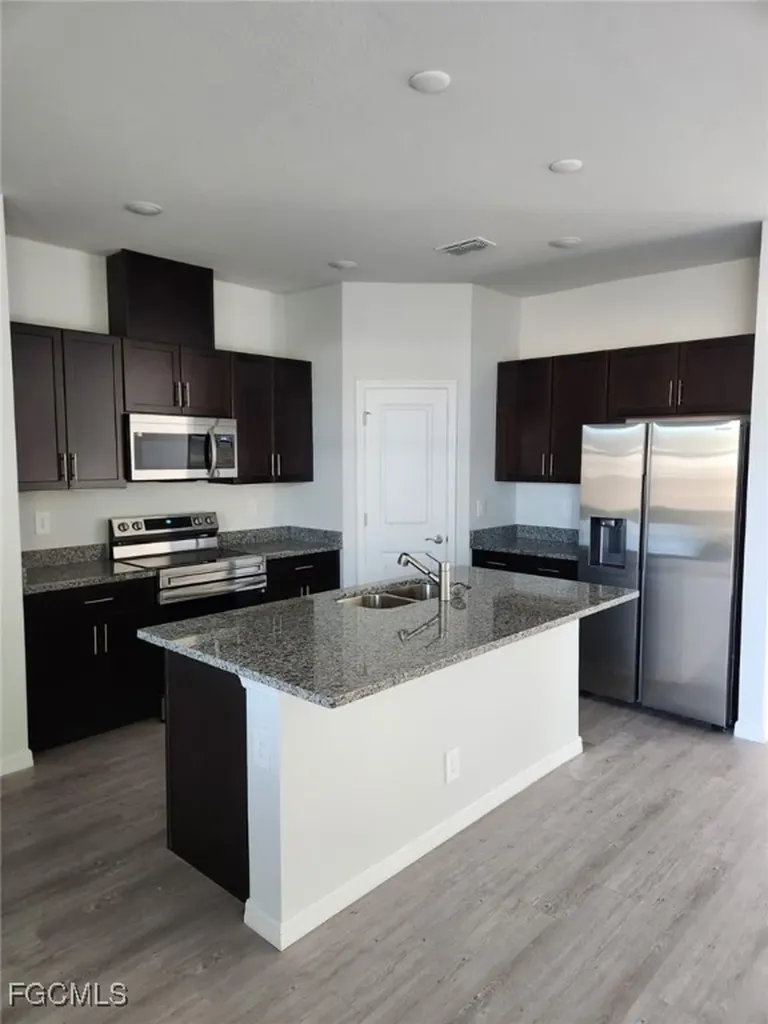 4201 NE 23rd Avenue Cape Coral FL 33909