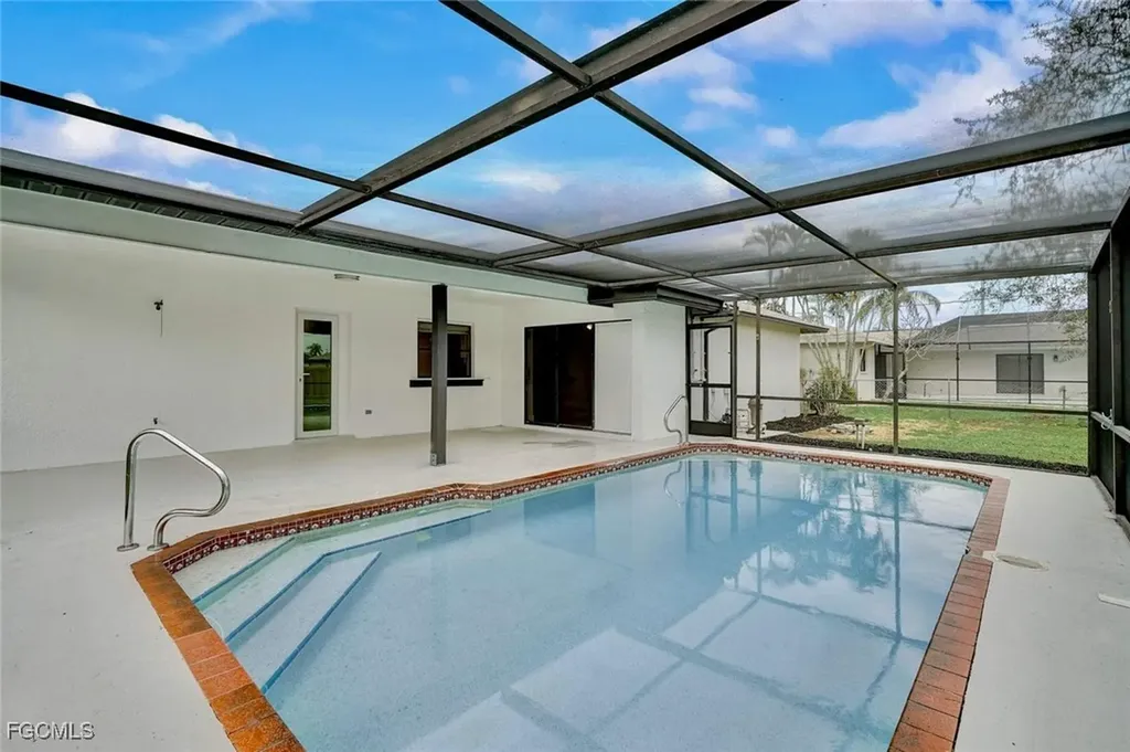 2214 SE 13th Street Cape Coral FL 33990