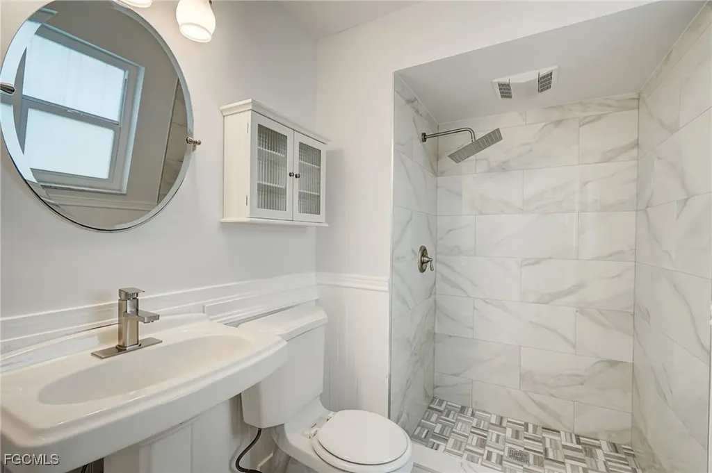 2214 SE 13th Street Cape Coral FL 33990