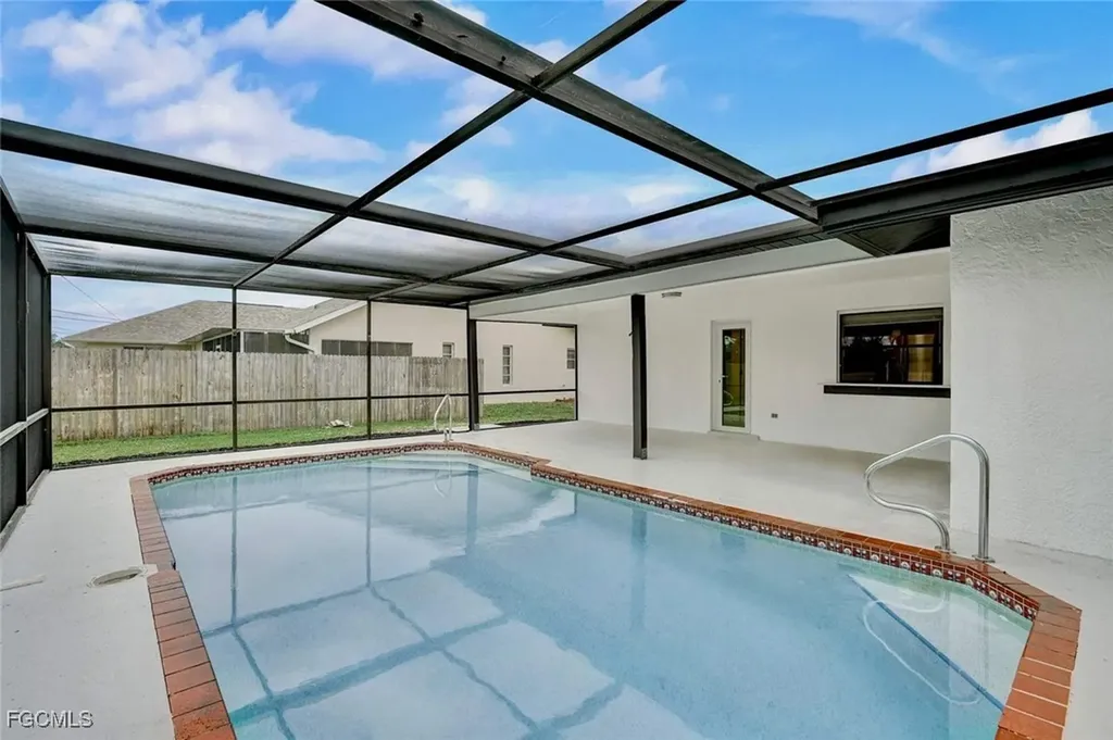 2214 SE 13th Street Cape Coral FL 33990