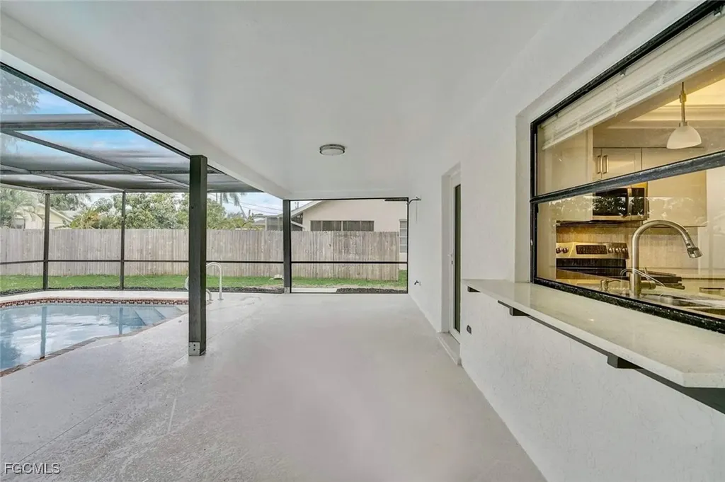 2214 SE 13th Street Cape Coral FL 33990