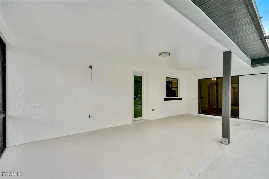 2214 SE 13th Street Cape Coral FL 33990