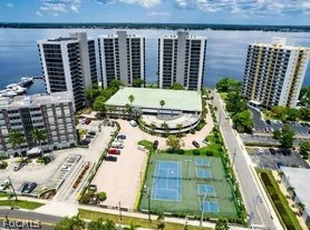 1910 Virginia Avenue Fort Myers FL 33901