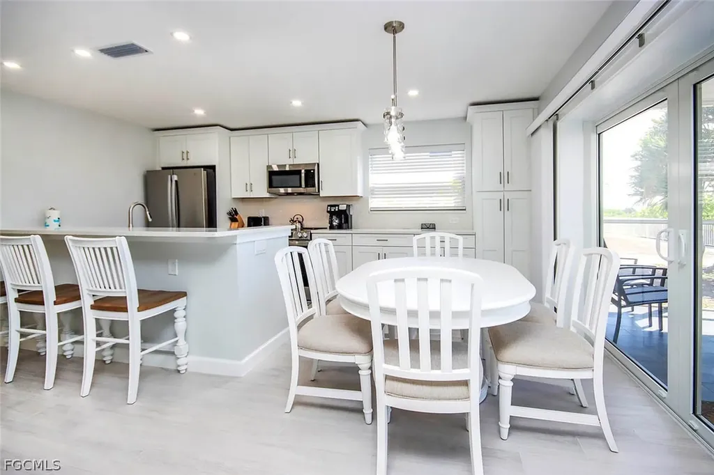 827 E Gulf Drive Sanibel FL 33957