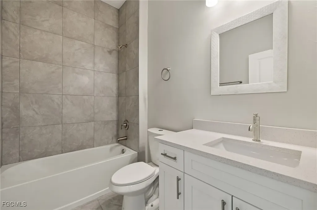 4438 Connection Avenue Cape Coral FL 33909