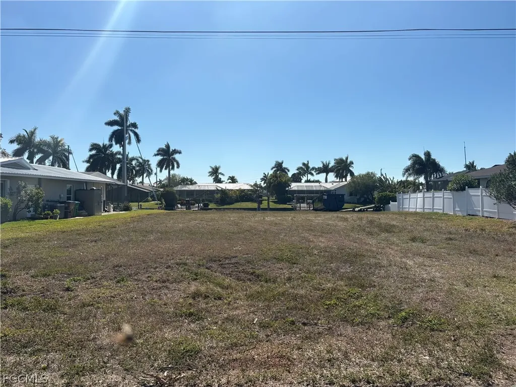 1930 SE 37th Street Cape Coral FL 33904