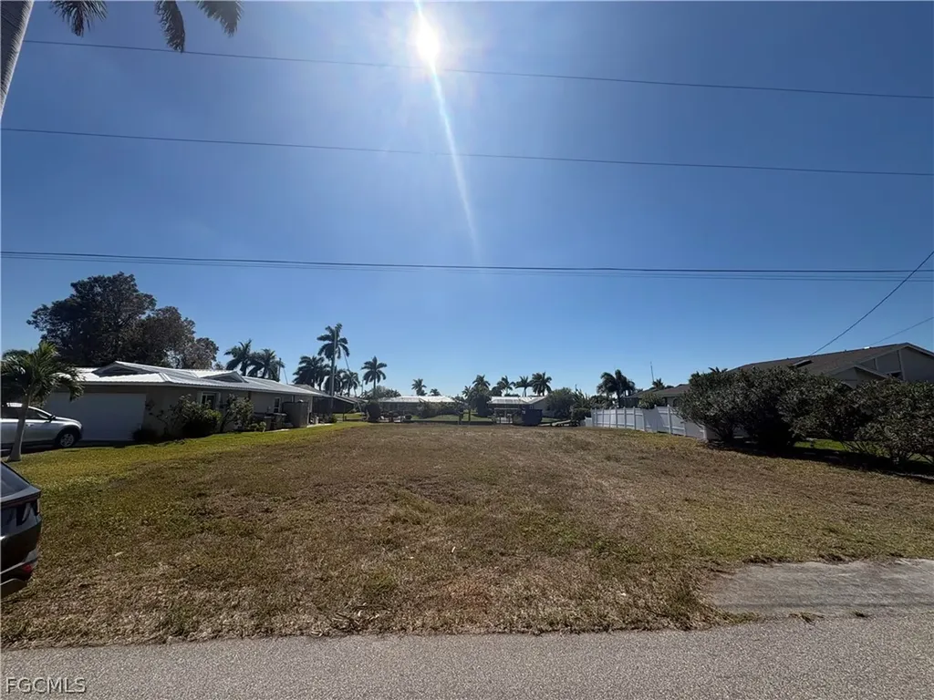 1930 SE 37th Street Cape Coral FL 33904