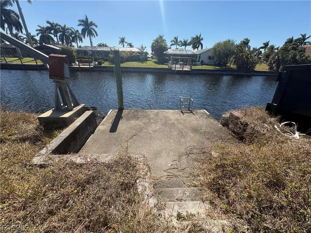 1930 SE 37th Street Cape Coral FL 33904