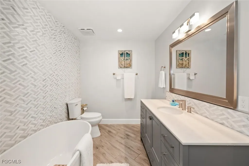 7238 Coca Sabal Lane Fort Myers FL 33908