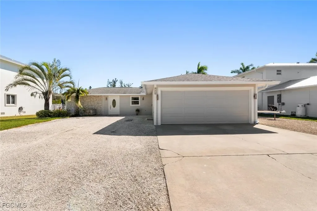7238 Coca Sabal Lane Fort Myers FL 33908