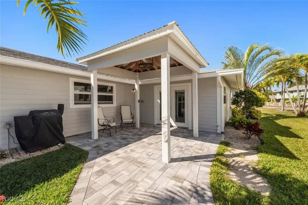 7238 Coca Sabal Lane Fort Myers FL 33908