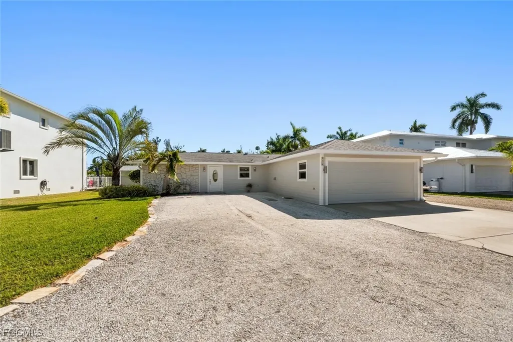 7238 Coca Sabal Lane Fort Myers FL 33908