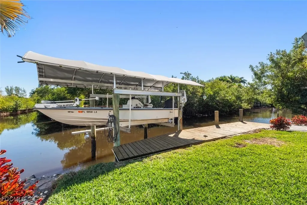 7238 Coca Sabal Lane Fort Myers FL 33908