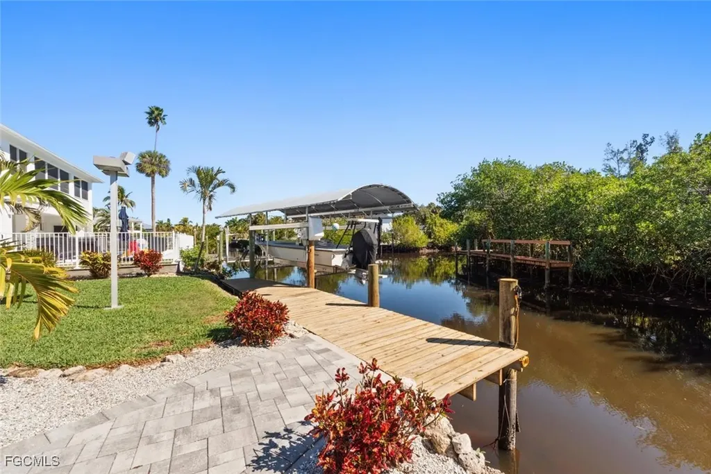 7238 Coca Sabal Lane Fort Myers FL 33908