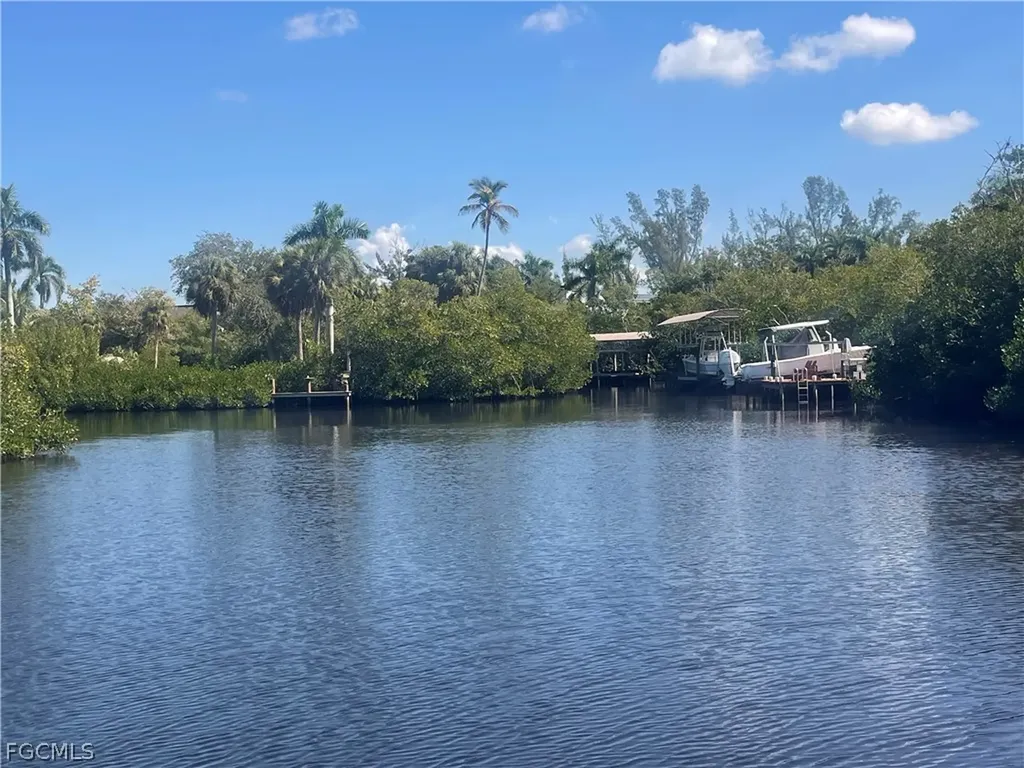 7238 Coca Sabal Lane Fort Myers FL 33908
