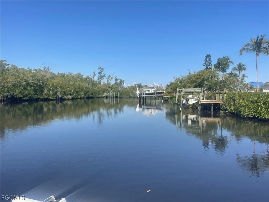 7238 Coca Sabal Lane Fort Myers FL 33908