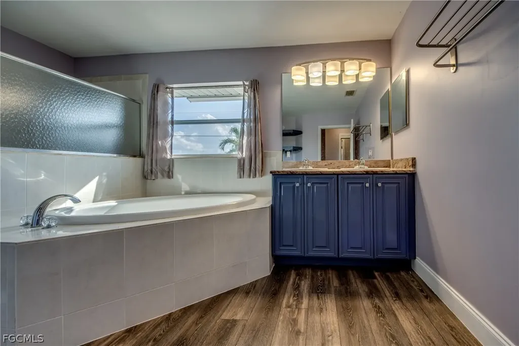 823 SW 10th Street Cape Coral FL 33991