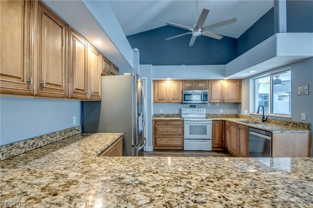 823 SW 10th Street Cape Coral FL 33991