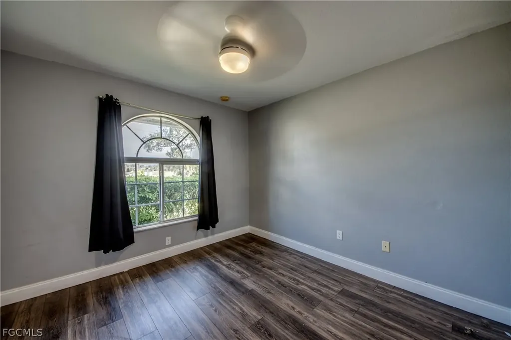 823 SW 10th Street Cape Coral FL 33991