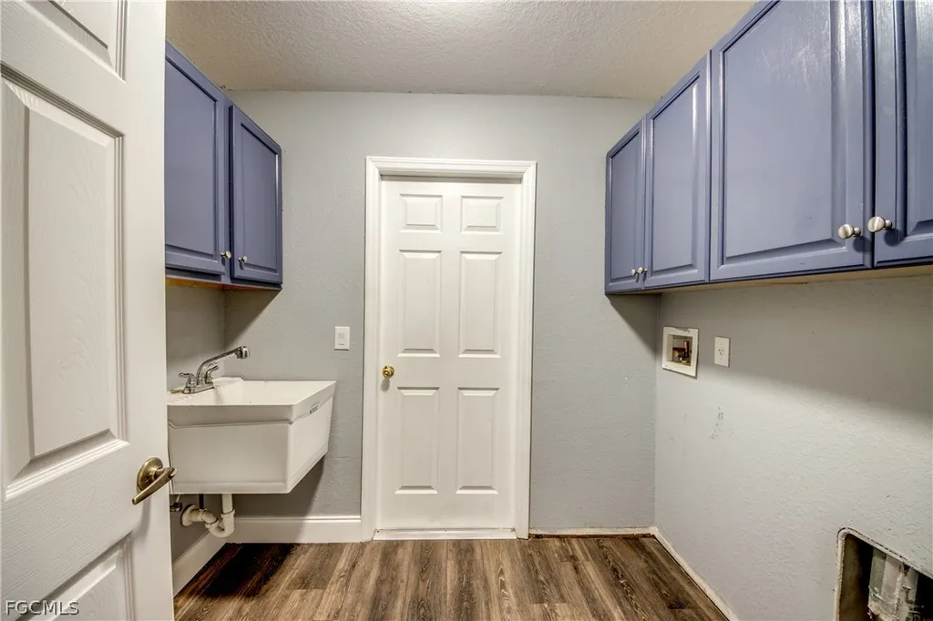 823 SW 10th Street Cape Coral FL 33991