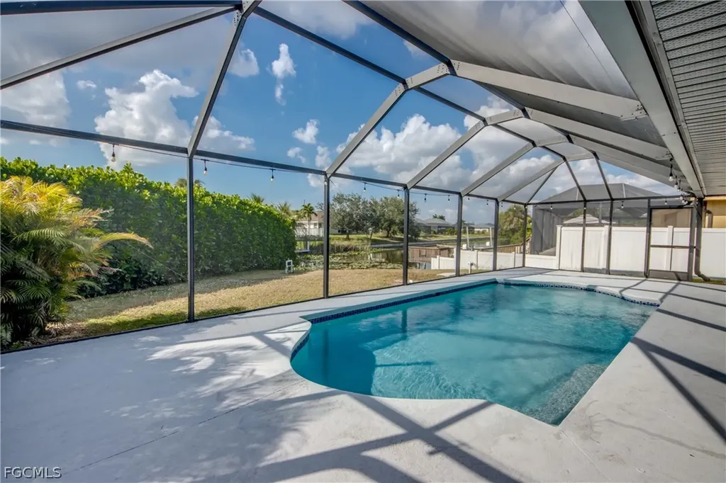 823 SW 10th Street Cape Coral FL 33991