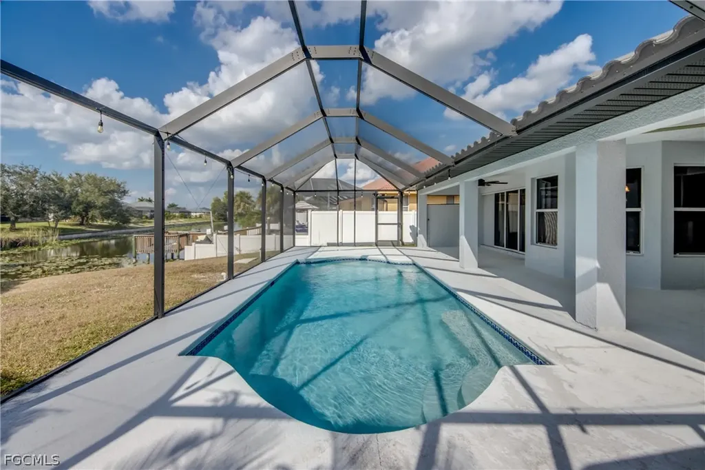 823 SW 10th Street Cape Coral FL 33991