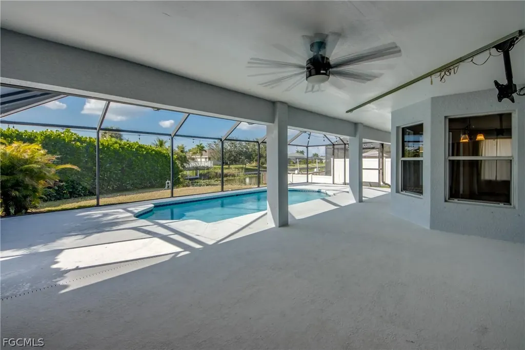 823 SW 10th Street Cape Coral FL 33991