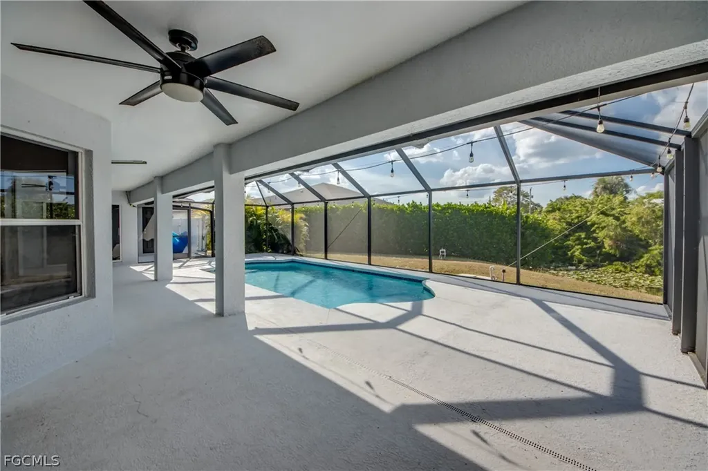 823 SW 10th Street Cape Coral FL 33991