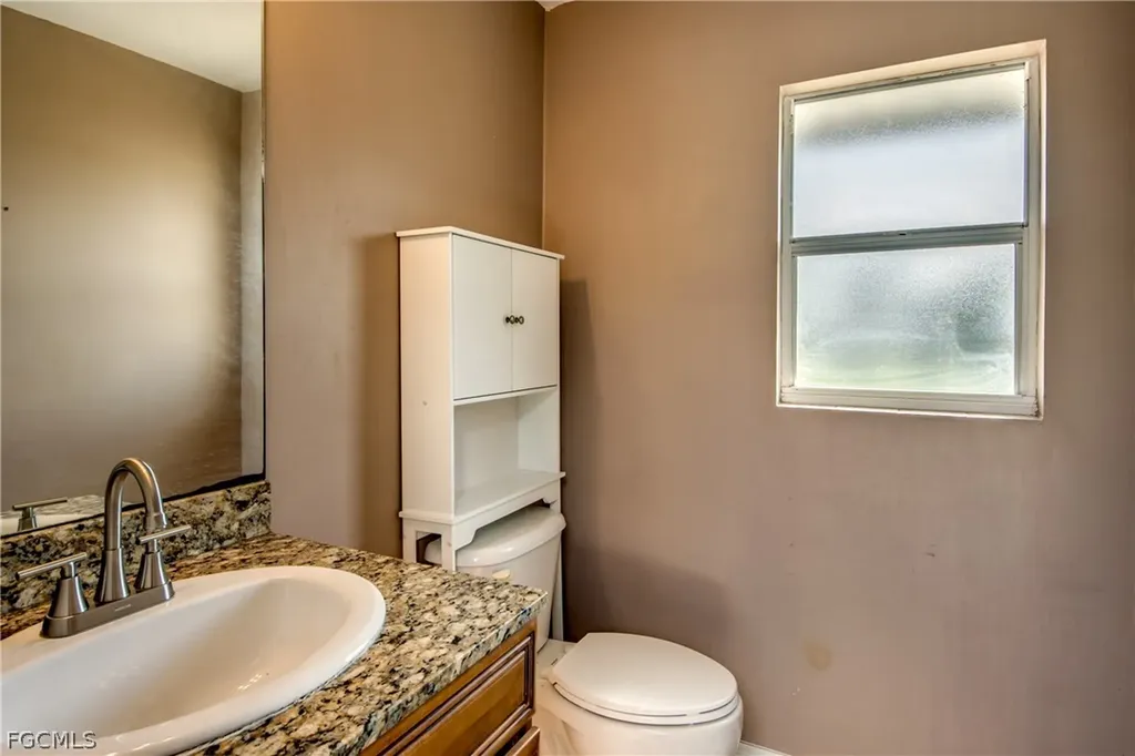 823 SW 10th Street Cape Coral FL 33991
