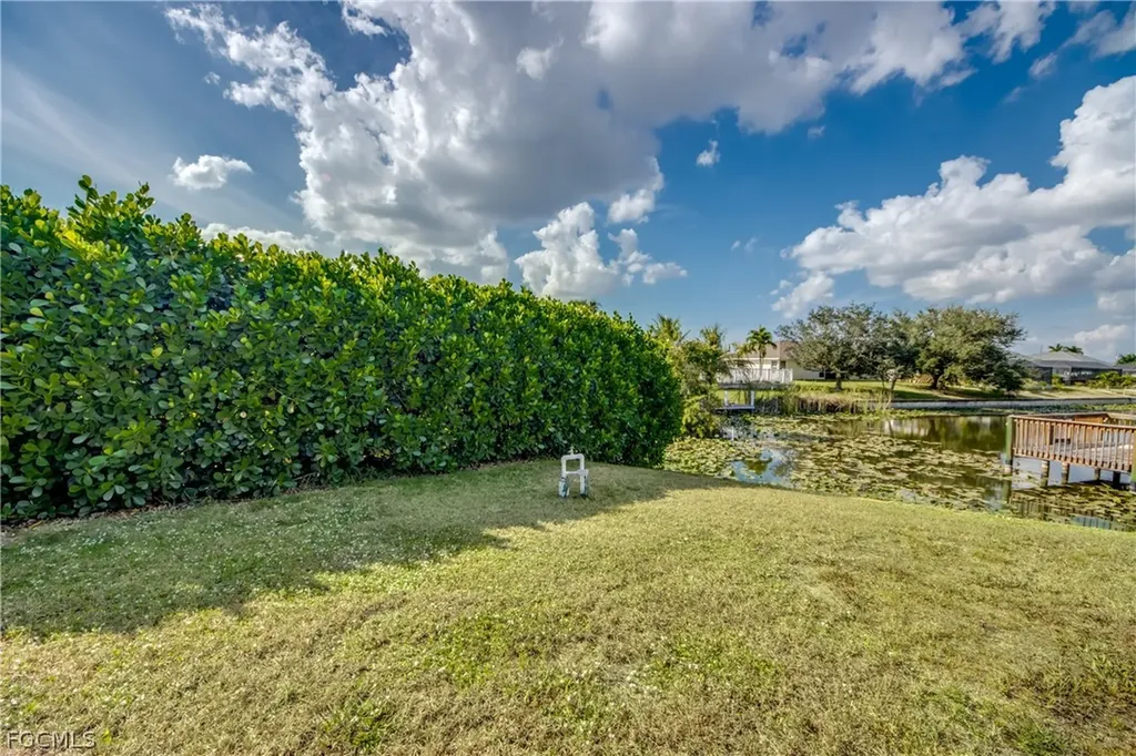823 SW 10th Street Cape Coral FL 33991
