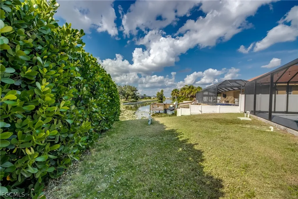 823 SW 10th Street Cape Coral FL 33991
