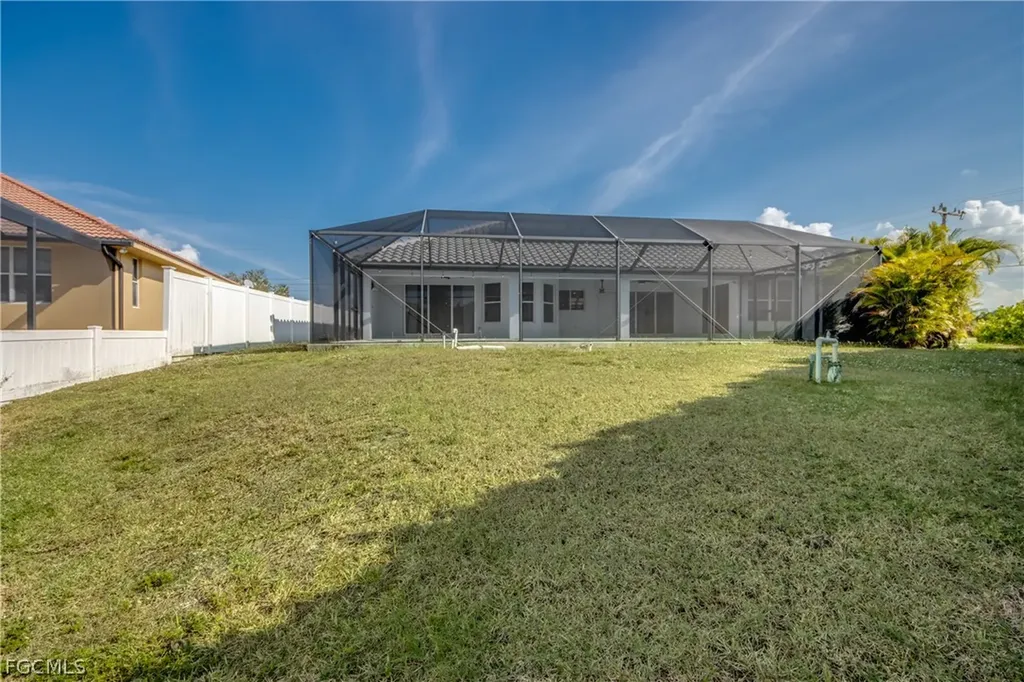 823 SW 10th Street Cape Coral FL 33991