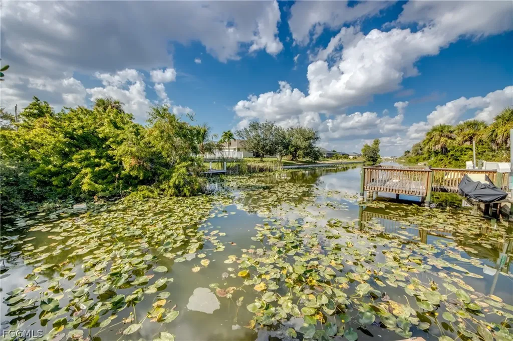 823 SW 10th Street Cape Coral FL 33991