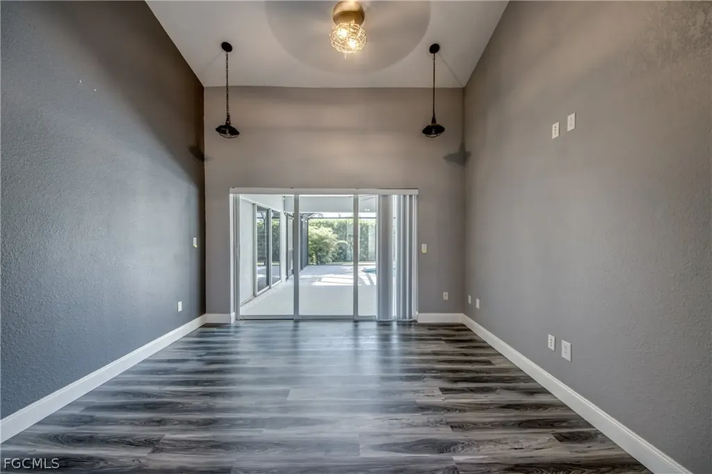 823 SW 10th Street Cape Coral FL 33991