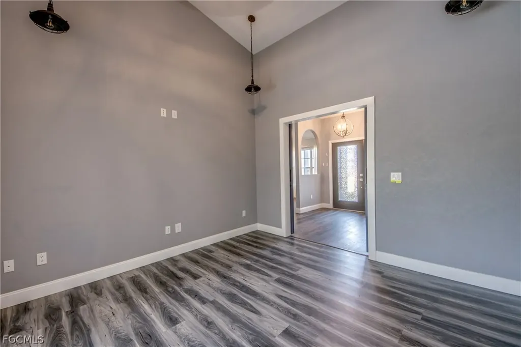 823 SW 10th Street Cape Coral FL 33991