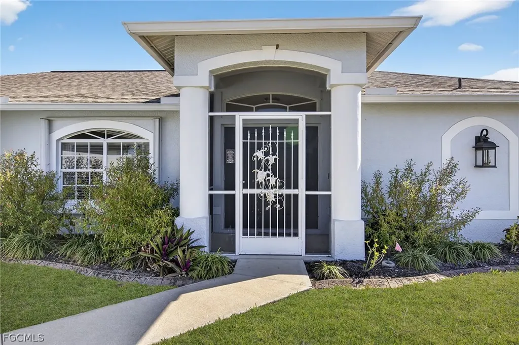 919 NW 6th Place Cape Coral FL 33993