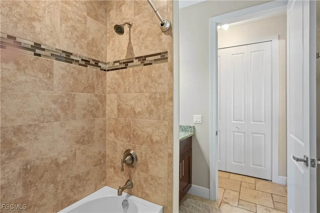 2121 SW 39th Terrace Cape Coral FL 33914