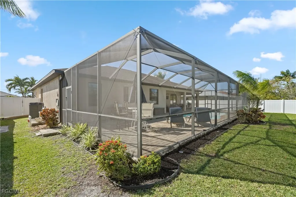 2121 SW 39th Terrace Cape Coral FL 33914