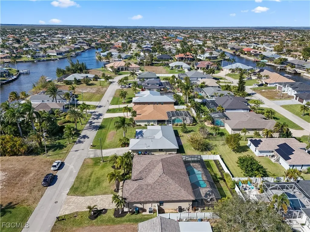 2121 SW 39th Terrace Cape Coral FL 33914