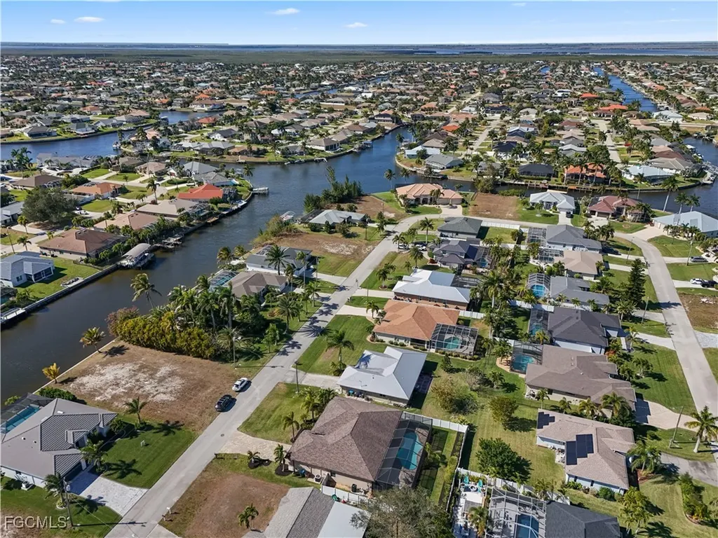 2121 SW 39th Terrace Cape Coral FL 33914
