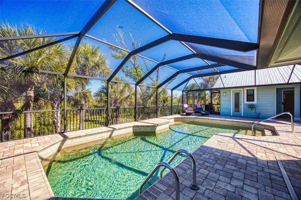 4960 Joewood Drive Sanibel FL 33957