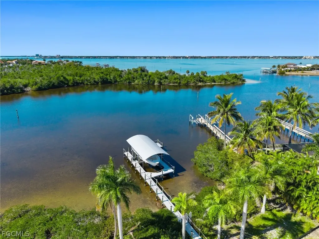 6901 Deep Lagoon Lane Fort Myers FL 33919