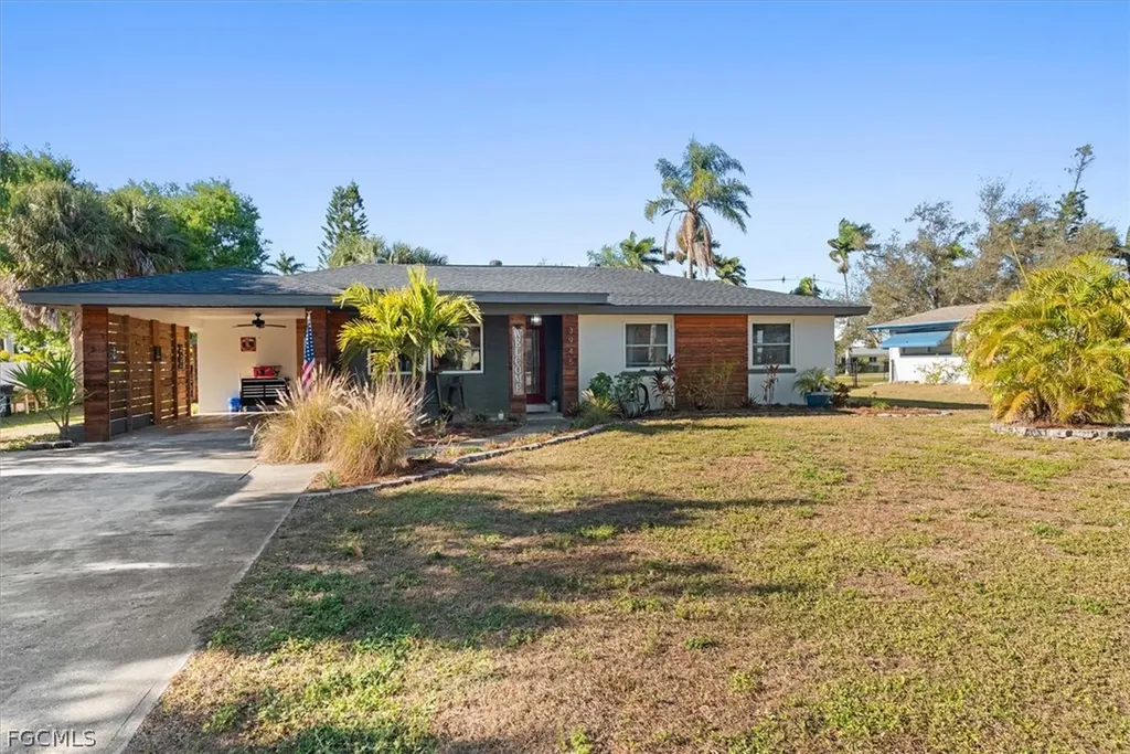 3945 Edgewood Avenue Fort Myers FL 33916
