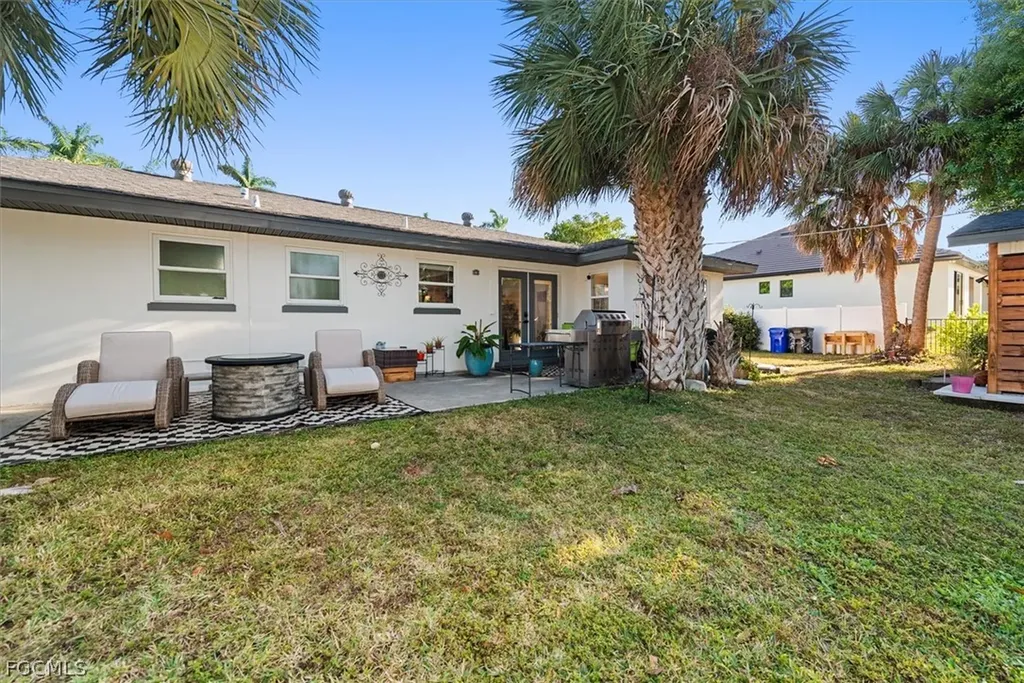 3945 Edgewood Avenue Fort Myers FL 33916