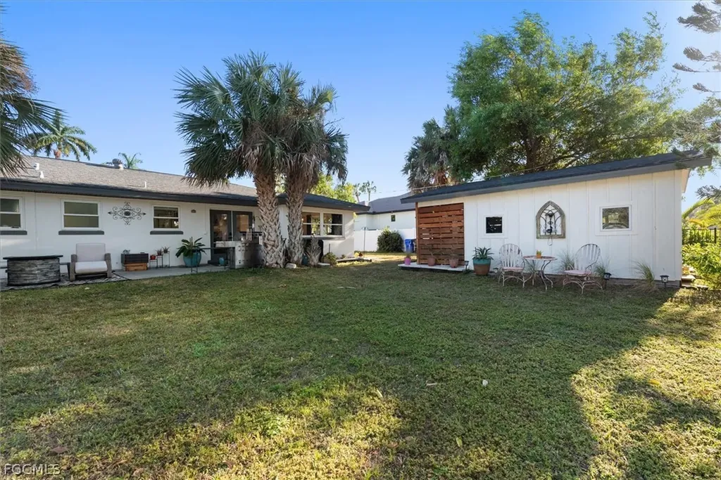 3945 Edgewood Avenue Fort Myers FL 33916